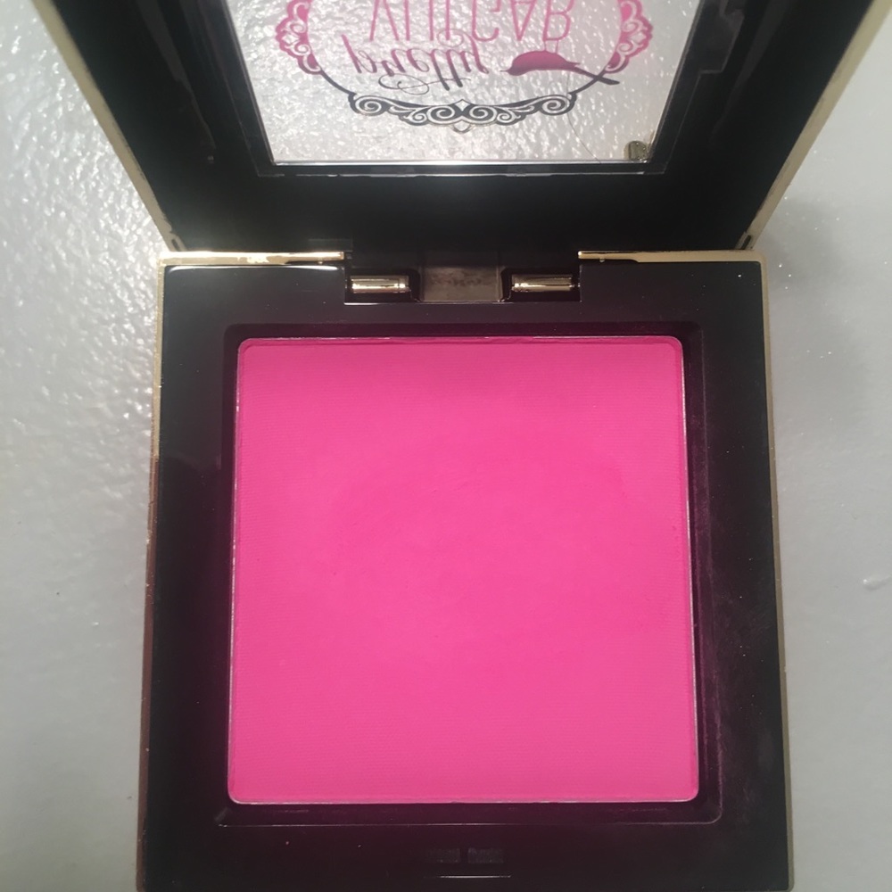 blush - Picture 2 of 2